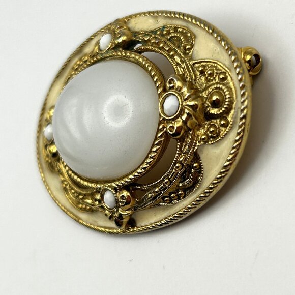 Vintage 1928 Brooch Clip On Earrings Set Faux Moonstone & Pearl Gold Tone - Picture 4 of 12